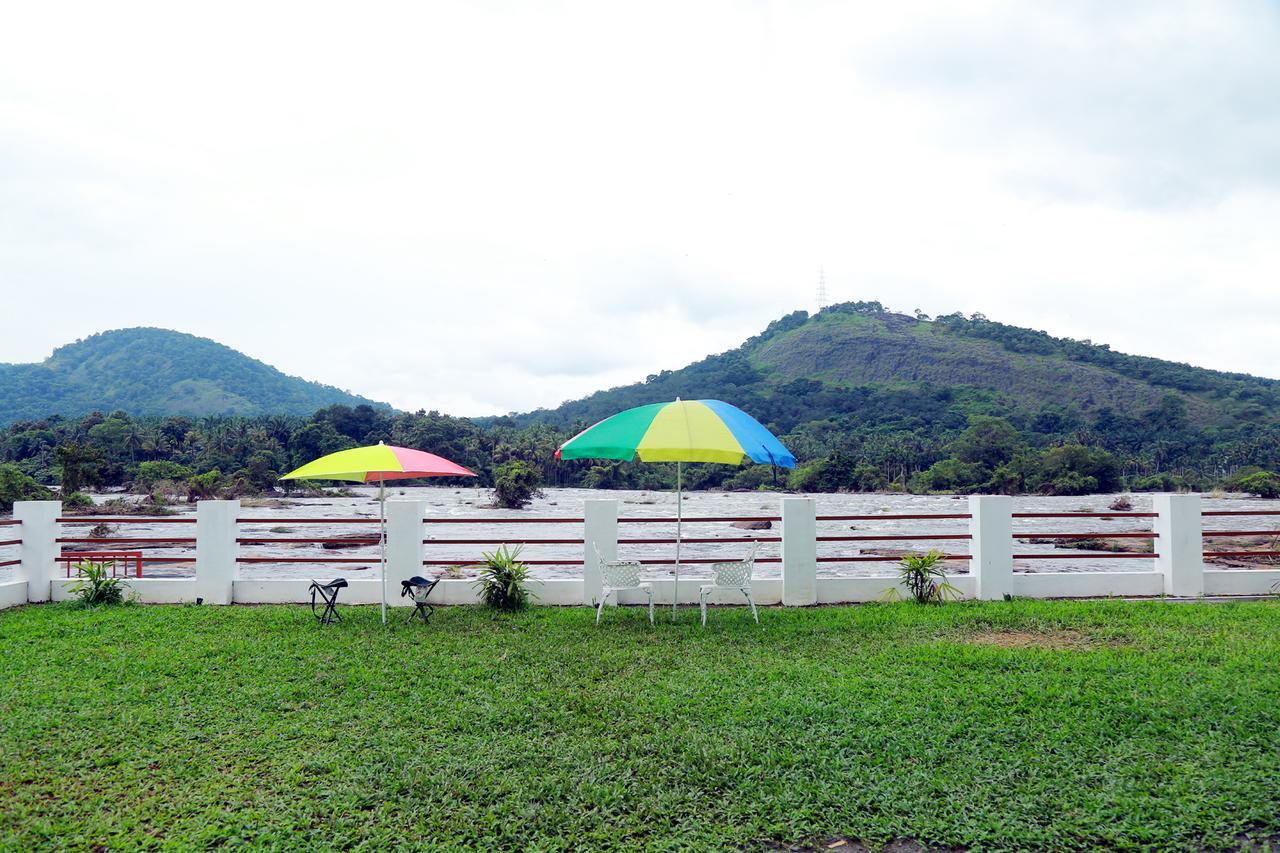 Athirapilly River Resort Athirappilly Kültér fotó